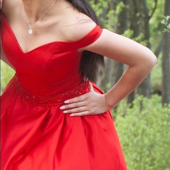 Red Off Shoulder Beaded Belt Prom Dress W/POCKETS - Picture 3 of 8